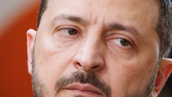 Зеленский: Возвращаю вам Украину. Тяжело ей со мной пришлось. Пророческое видео завирусилось в Сети