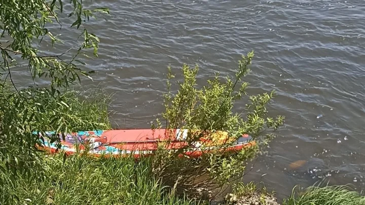 Дайверы ищут пастора на дне озера: бывший моряк пропал во время прогулки на сапе