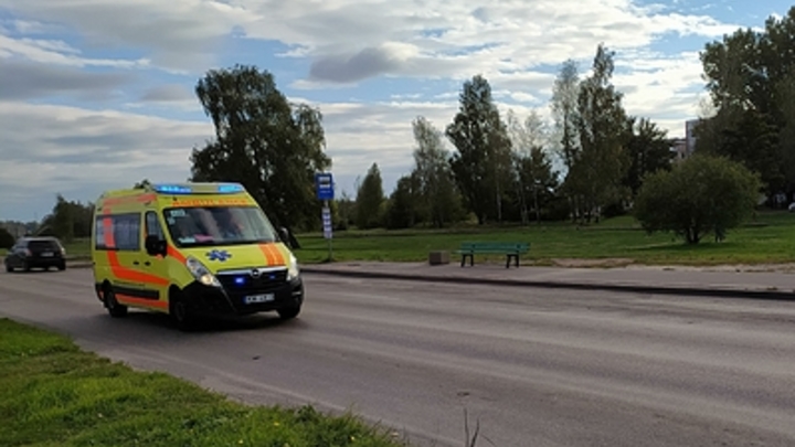 В Нер-Заводском районе два человека пострадали в перевернувшихся Жигулях