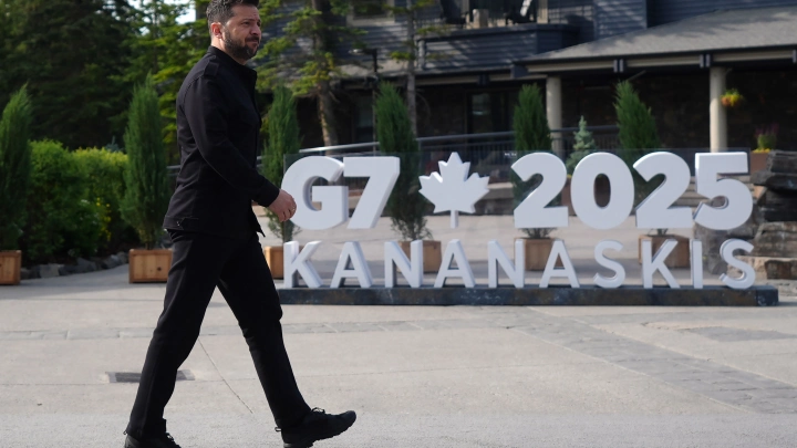 Зеленский прервал визит в Канаду. Он возвращается на Украину