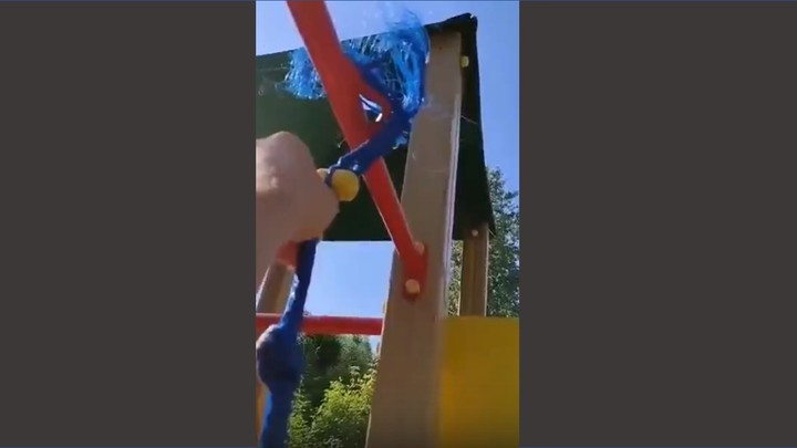 В Иванове девочка сломала позвонок из-за обрыва каната на детской площадке