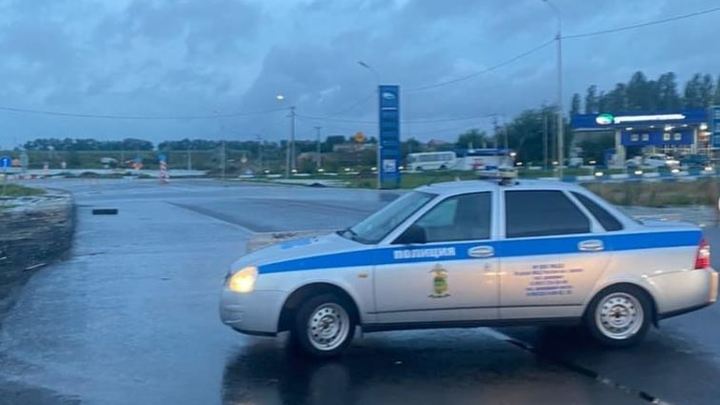 Движение по трем участкам трассы Новороссийск - Керчь ограничили из-за подтоплений