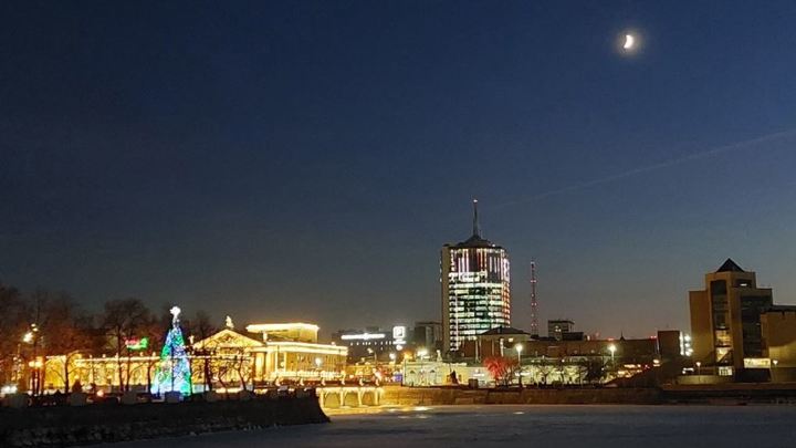 Где в Челябинске можно запускать салюты: полный список площадок