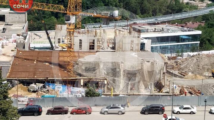 На стройке школы в Сочи обрушились перекрытия