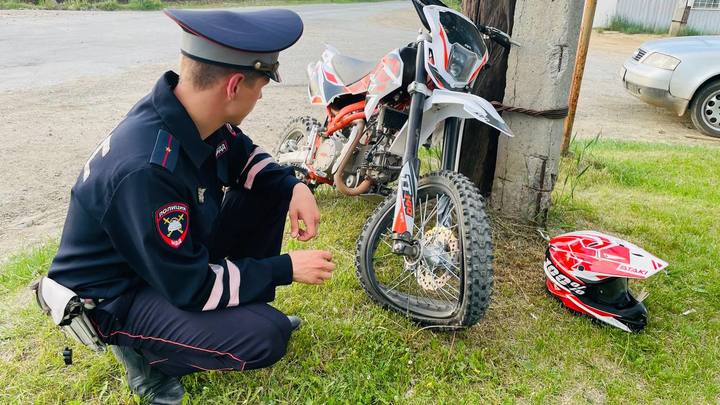 В свердловском селе 13-летняя девочка на питбайке устроила ДТП. Штраф заплатит её папа
