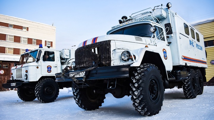 В Херсон прибыла колонна автомобилей МЧС России