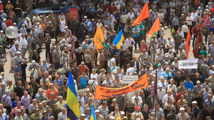 Украину накрывают голодные бунты: Почему шахтеры штурмовали Верховную раду