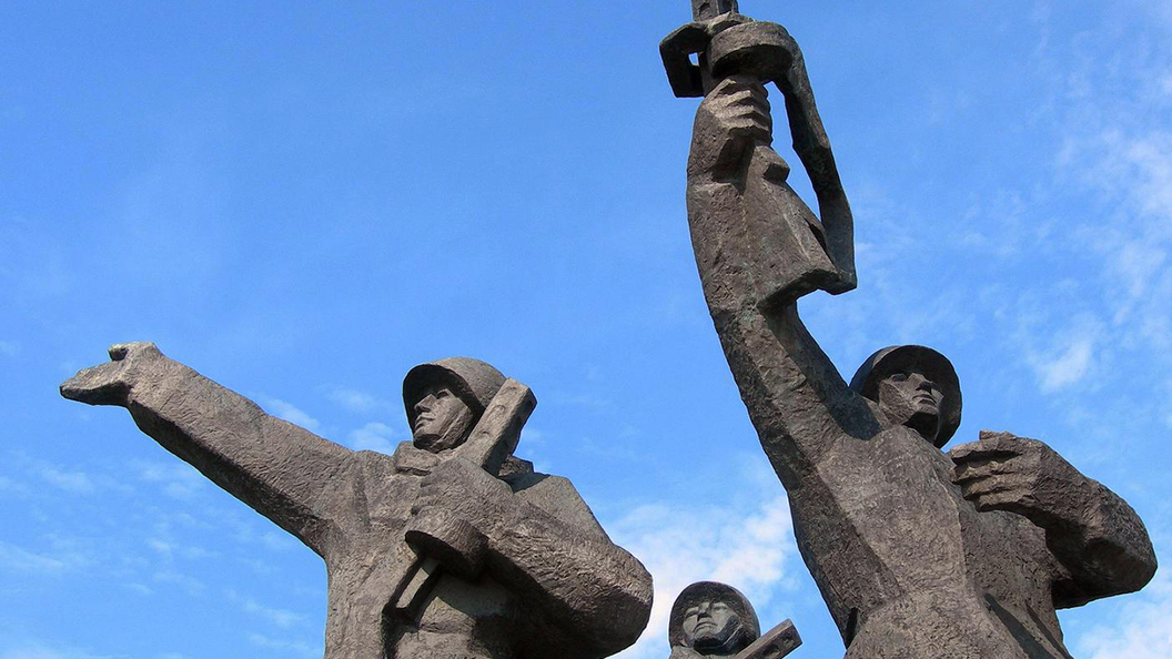 Латвия: Заработать на образе жертвы Латвия: Заработать на образе жертвы