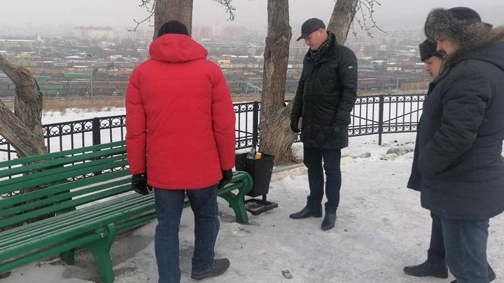 Александр Сапожников пообещал поставить на Титовской сопке туалет и новые урны