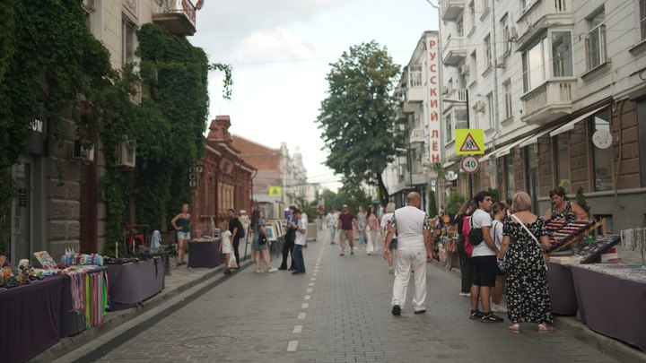 Цой жив!: потрет культового рок-музыканта появился на краснодарском Арбате