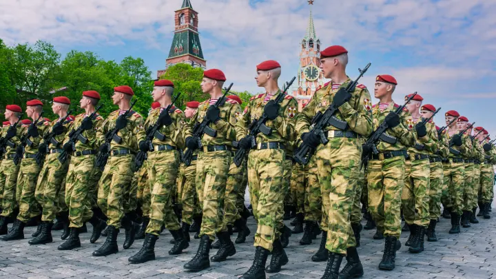 Да, Парад Победы в зоне риска. Но вывод простой, и Киеву он не понравится