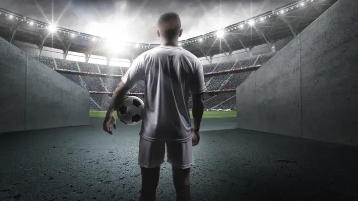 Хотел унизить, а получилось опозориться: Украинский комментатор весь матч изобретал новую фамилию для русского вратаря