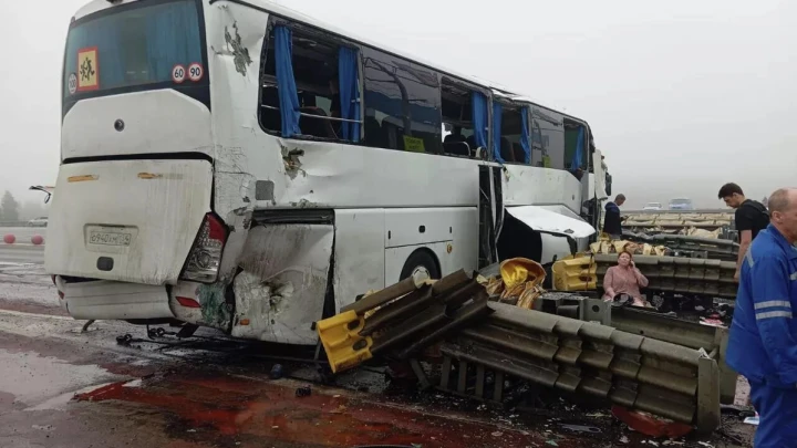 В ДТП с пассажирским автобусом в Тульской области пострадали 20 человек