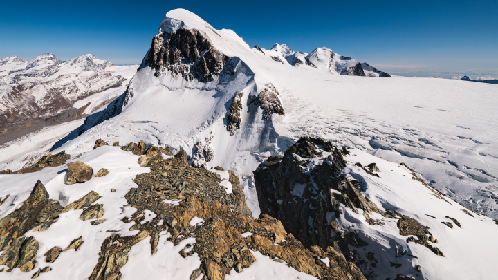 Альпинист погиб в горах Казахстана, судьба ещё двоих туристов неизвестна