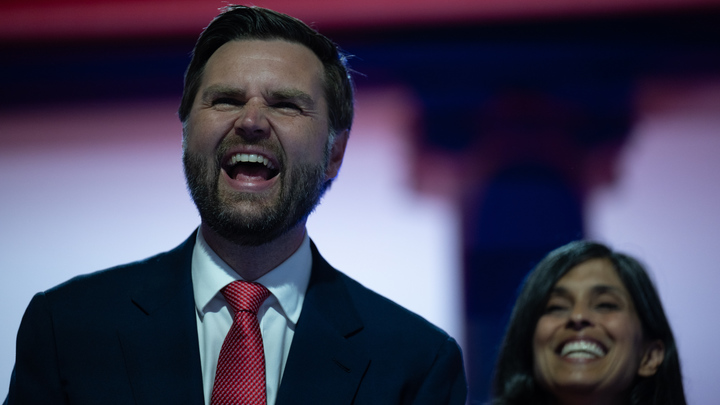 Daily Beast: самолет кандидата в вице-президенты США Вэнса сел в Милуоки из-за ЧП