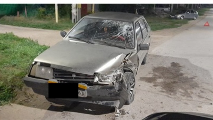 В Самарской области ВАЗ влетел в Lada Granta. Четверо пострадали