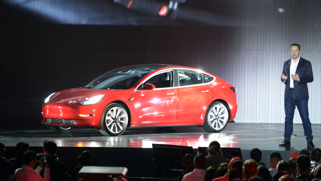 Первые 30 покупателей Tesla Model 3 получат их к концу 2018 года Первые 30 покупателей Tesla Model 3 получат их к концу 2018 года