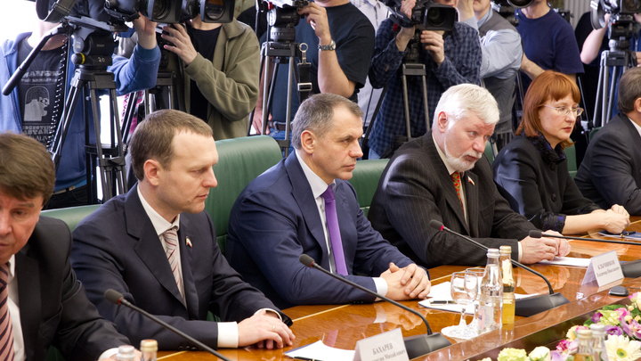 Ощущение, что мы работаем: Невыключенный микрофон стал причиной курьеза в Госсовете Крыма