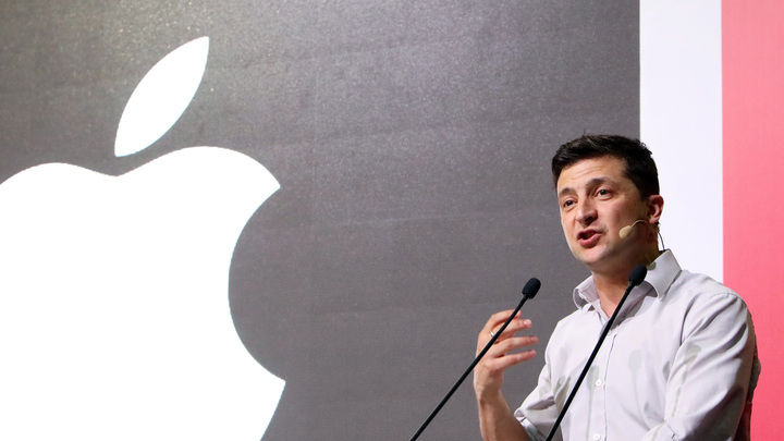 Зеленский забыл про госпереворот и решил посчитать украинцев с помощью Apple
