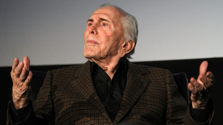 Этот еврейский парень из Могилёва показал всем: покойного Кирка Дугласа в Сети не поделили украинцы и белорусы