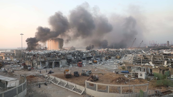 Версия о причастности Израиля к взрыву в Бейруте ещё в силе: Зачем это нужно?