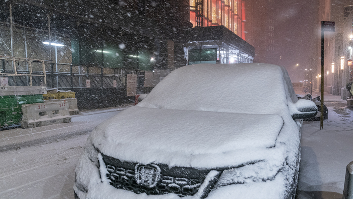 С прикурить понятно, ну а если не у кого? Три способа завести авто в мороз, если никого нет рядом