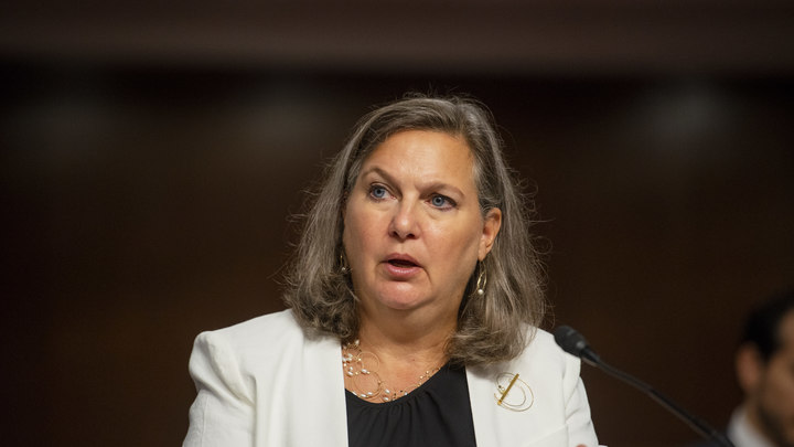 Зачем Нуланд едет в Москву? Эксперт назвал настоящую причину: Россия - половинка войны