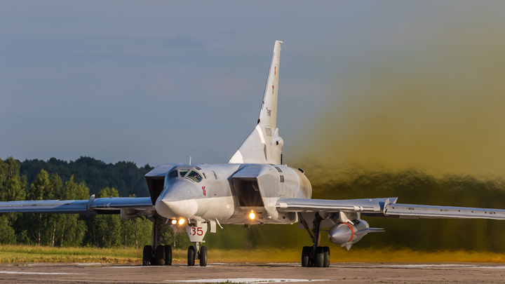 Русский ядерный ракетоносец Ту-22М3 загорелся и упал над Ставропольем – видео