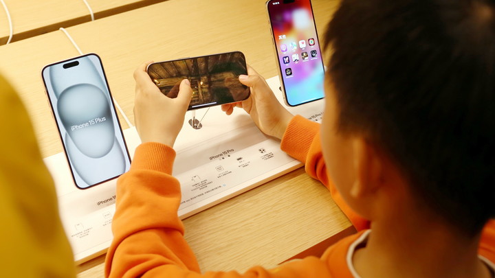 В Петербурге выявили мошенническую схему с iPhone. Покупателям подменяли товар на подделку