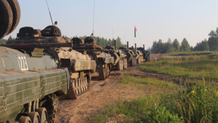 Белорусские военные совершили 50-километровый марш-бросок на большегрузах