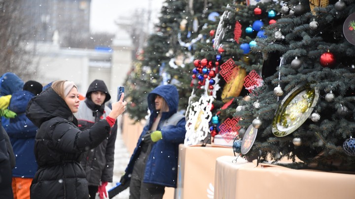 На новогодние праздники в Сочи подготовили 300 мероприятий