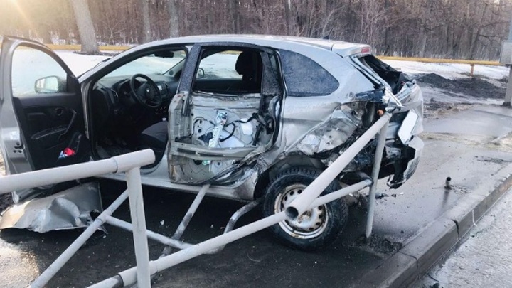 В Самаре в тройном ДТП на Красноглинском шоссе пострадали две женщины и 6-летний мальчик