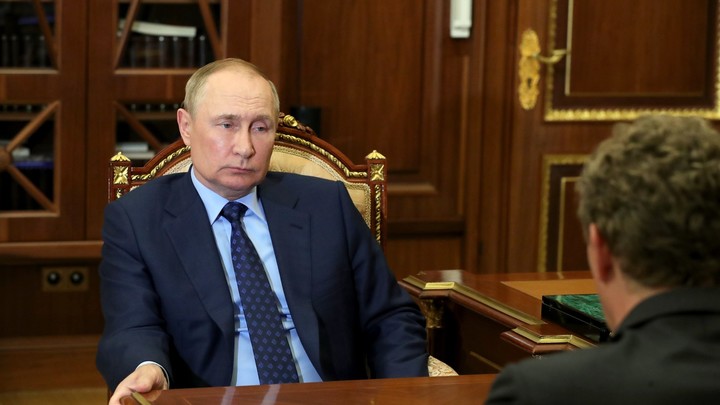 Сын президента Уганды обратился к Западу: Путину не надо угрожать ядерной войной