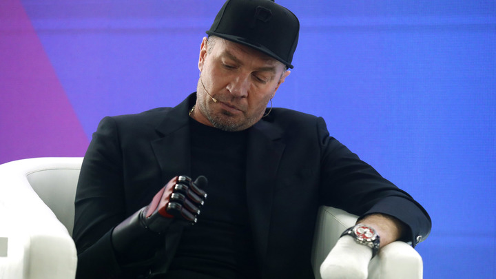 Роман Костомаров планирует встать на сноуборд в Сочи