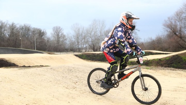 Новую BMX-трассу в Краснодаре опробовали воспитанники спортшколы №4