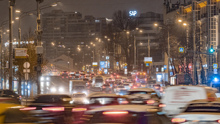 Екатеринбург сковали 11-бальные пробки вечером 26 декабря