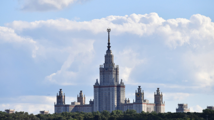 Власти хотят повысить пособия по беременности для студенток