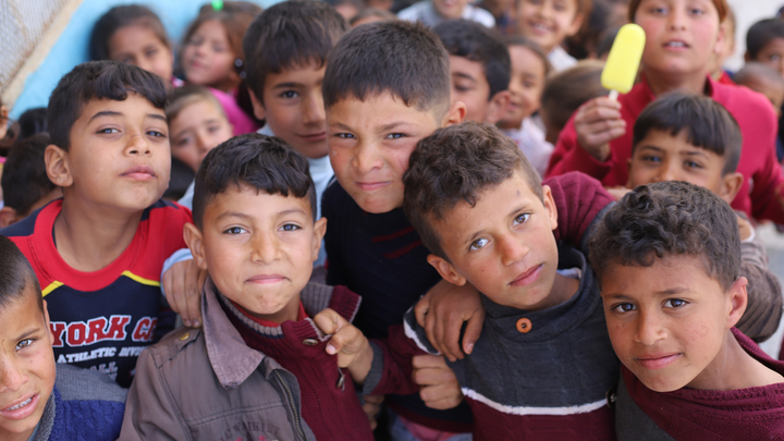 Поставили на колени и начали снимать: Дети мигрантов жестоко издевались над русскими ребятами