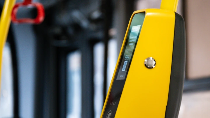 Вёз туристов из аэропорта в отели: Автобус с русскими перевернулся в Таиланде