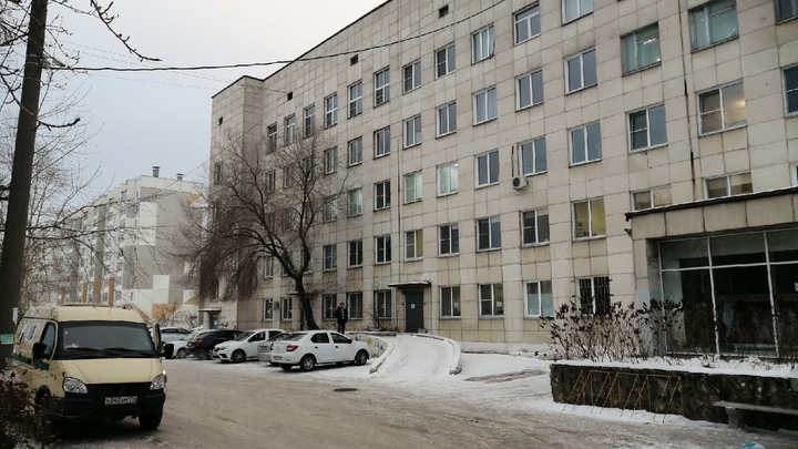В челябинском минздраве уточнили, к кому из заболевших врач придёт на дом