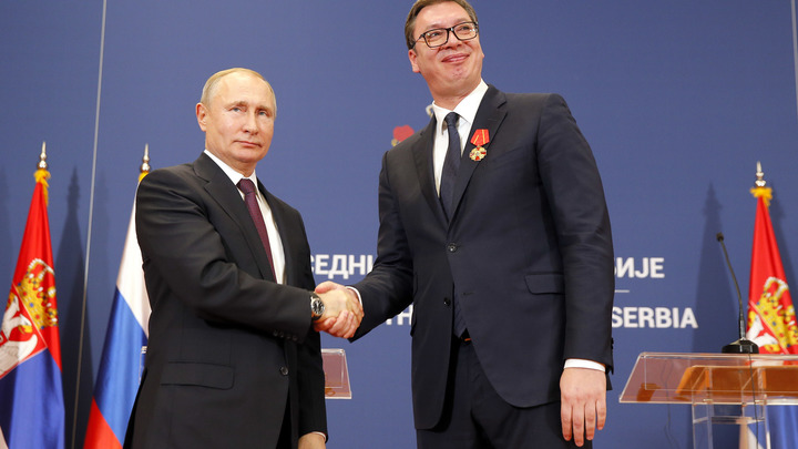 The Guardian пустила шпильки в адрес Вучича за его преклонение перед Путиным
