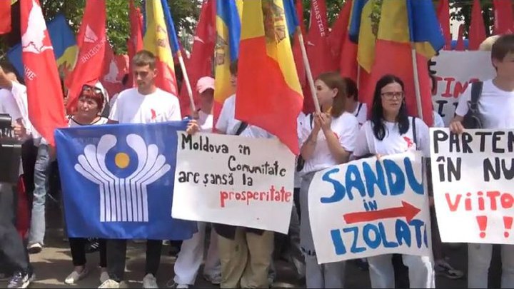 В Молдавии в центре Кишинева проходит акция протеста против выхода страны из СНГ