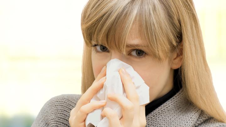 Аллерголог назвала пять опасных ошибок при домашнем лечении ОРВИ и гриппа