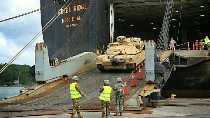Великобритания перебросит в Германию сотню единиц военной техники на случай войны с Россией