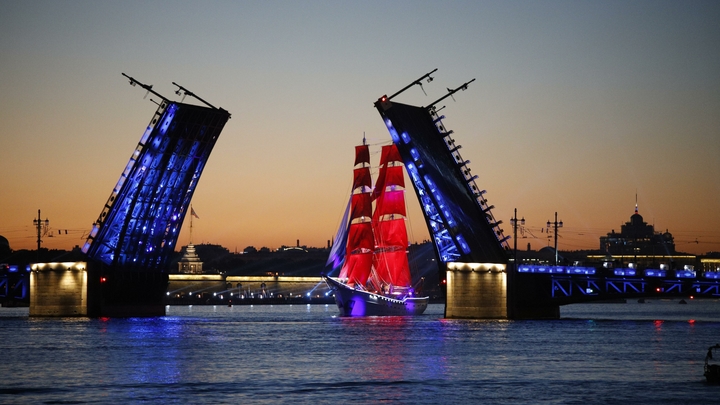 Троицкий мост полностью перекроют из-за подготовки к “Алым парусам”