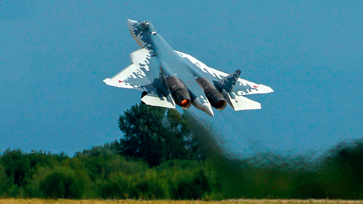 Перелётные истребители: Су-57 провели весну на Украине, питаясь местными ПВО