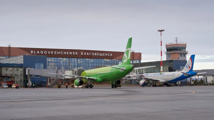 Владимир Путин по ВКС открыл новый терминал в Благовещенске