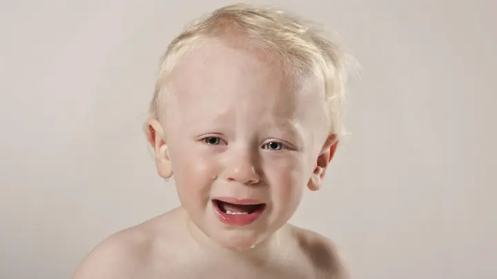 Потеря аппетита, апатия и истерики по 5 часов: Детей в России настиг барометрический удар