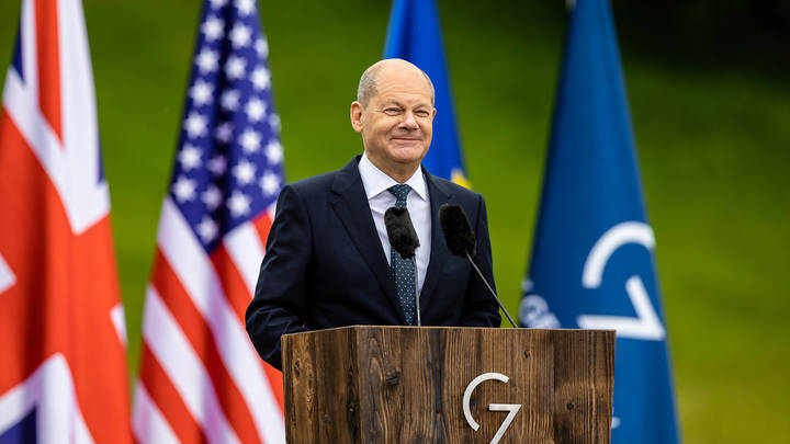 Гарантии G7 для Украины после СВО уместились в один смешок и пять слов Шольца