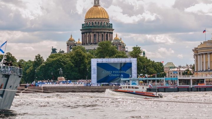 Репетиция военно-морского парада 23 июля ограничит движение в центре Петербурга